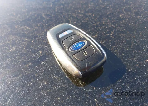 2017 Subaru Outback 3.6R Touring z USA, uszkodzony, nr VIN 4S4BSETC0H3418232